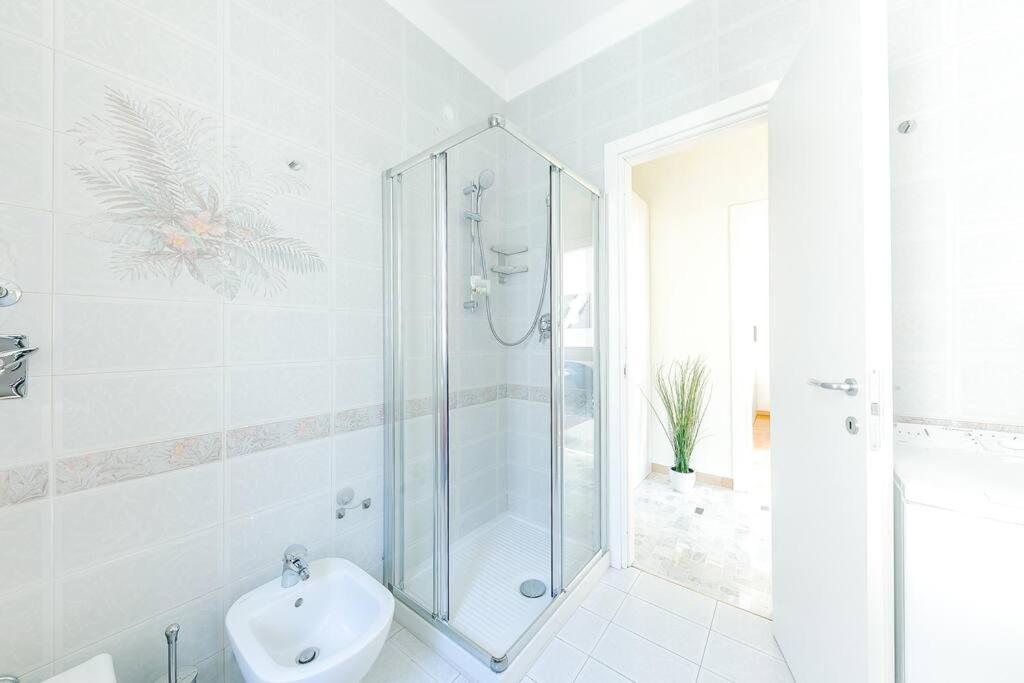 Navigli - Downtown - Duomo Spacious Two Bedroom Apartment - Close To Metro - Ac - Wi-Fi Μιλάνο Εξωτερικό φωτογραφία