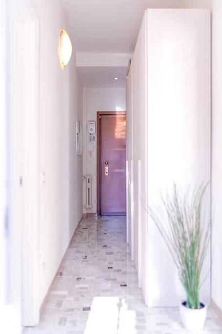 Navigli - Downtown - Duomo Spacious Two Bedroom Apartment - Close To Metro - Ac - Wi-Fi Μιλάνο Εξωτερικό φωτογραφία