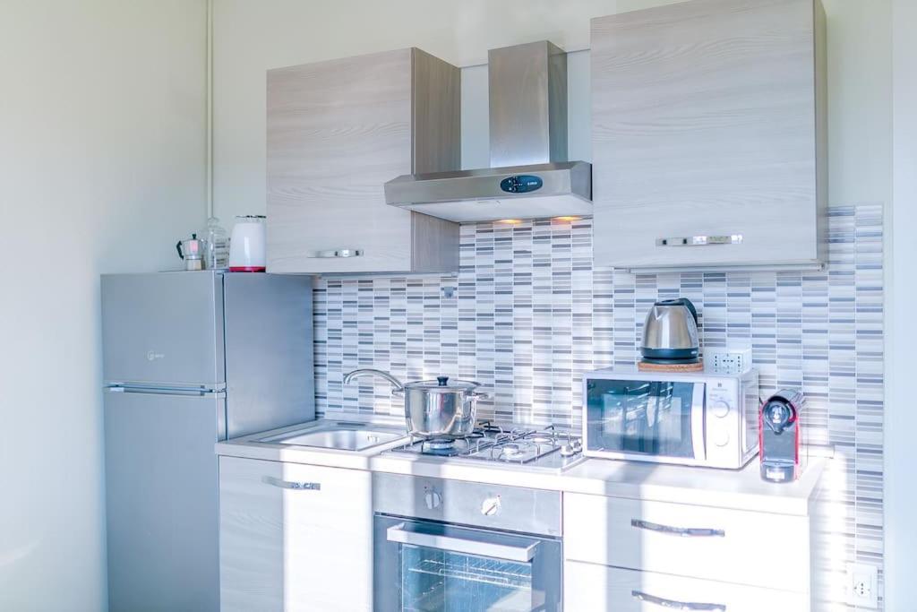 Navigli - Downtown - Duomo Spacious Two Bedroom Apartment - Close To Metro - Ac - Wi-Fi Μιλάνο Εξωτερικό φωτογραφία